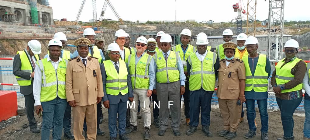 Chantier du barrage de Natichgal - photo de famille