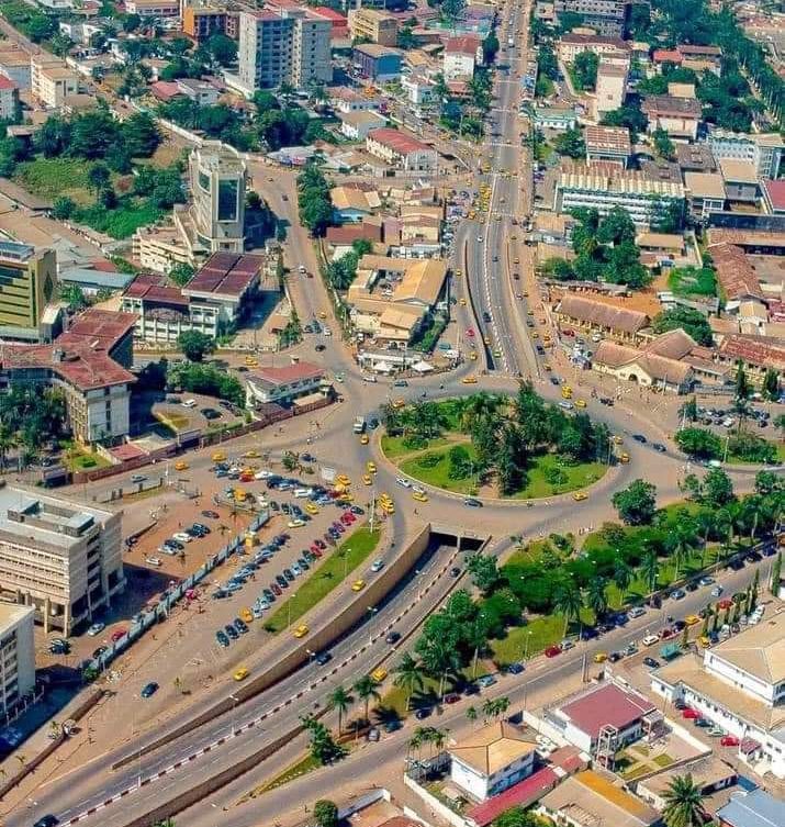 Vue aérienne d'une partie de la ville de Yaoundé, capitale politique du Cameroun