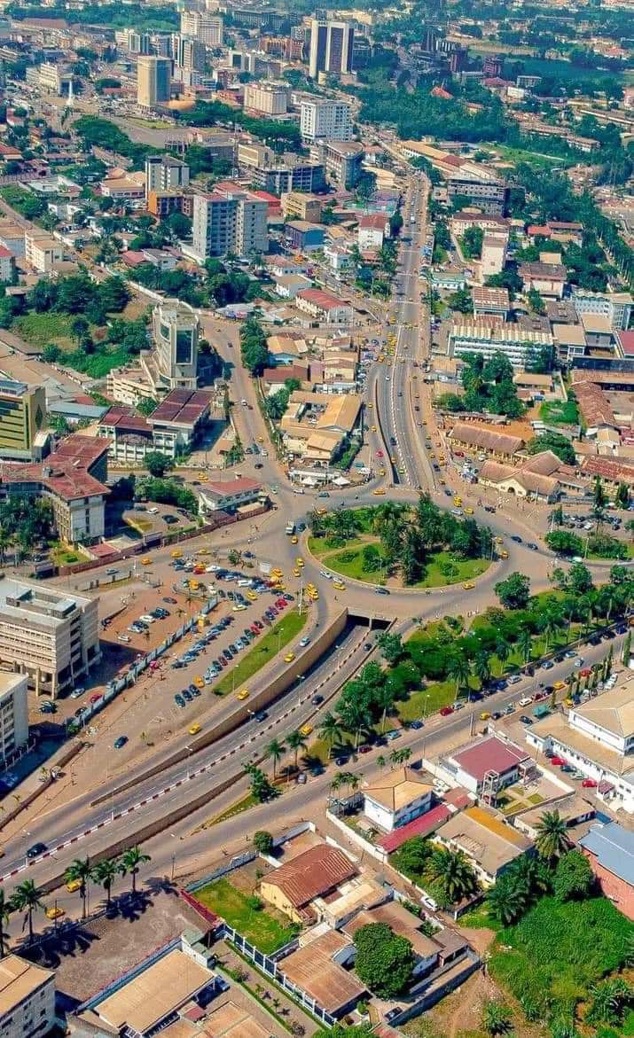 Vue aérienne d'une partie de la ville de Yaoundé, capitale politique du Cameroun